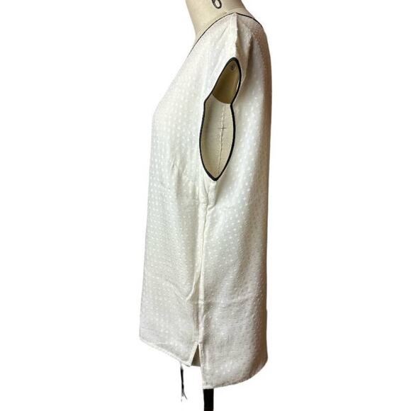 St. John Ivory Black Trim Swiss Dot 100% Silk Sleeveless Blouse Top Women's Sz L - Picture 2 of 6